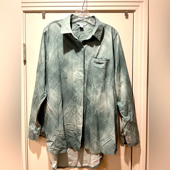 Athleta Urbanite Shirt, sz. L - Picture 1 of 4
